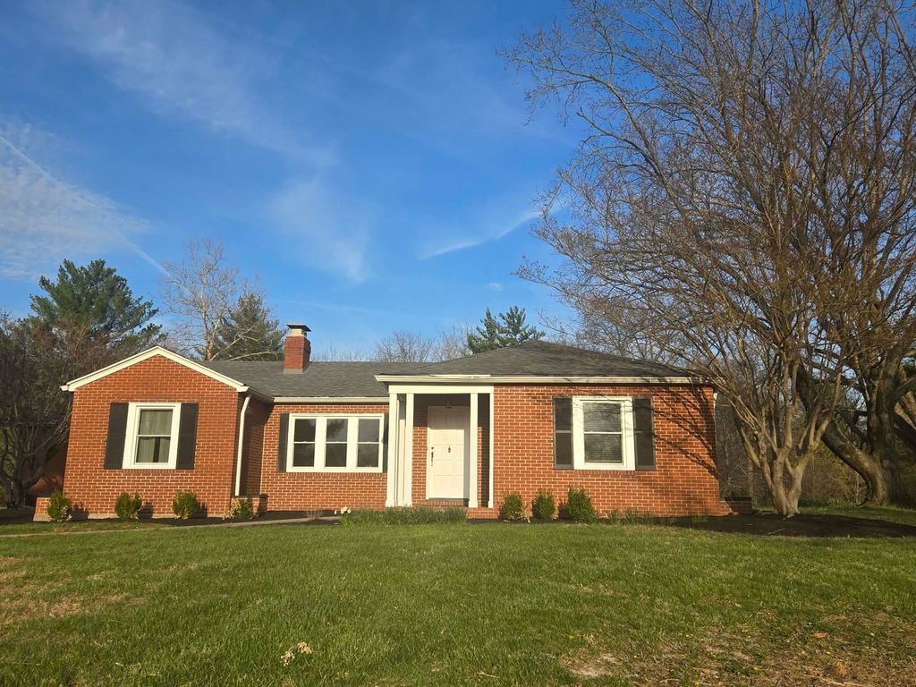 14652 N IL Hwy 37 Highway, Mt Vernon, IL 62864