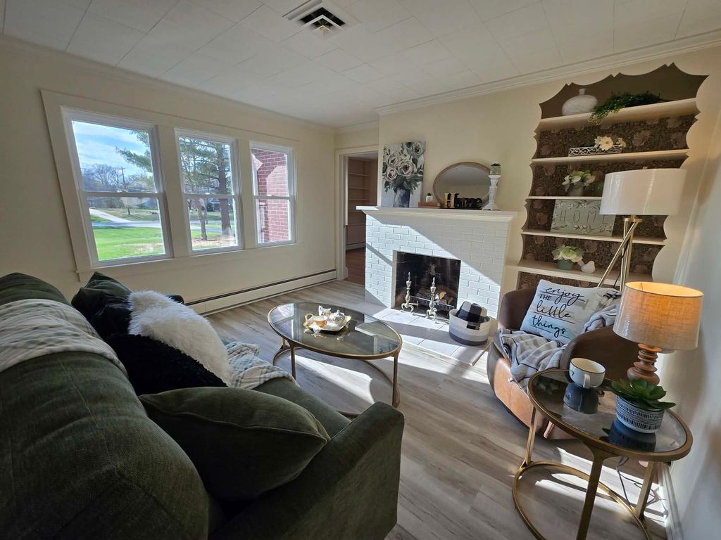 Image 12 of property listing at 14652 N IL Hwy 37 Highway, Mt Vernon, IL 62864