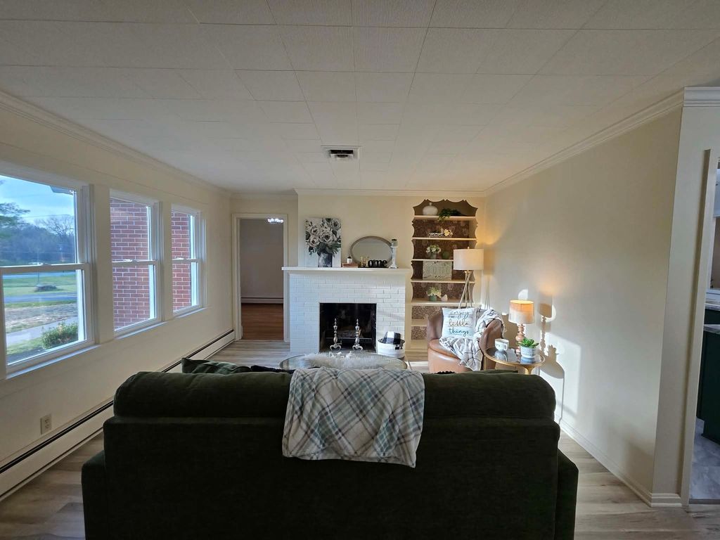 Image 16 of property listing at 14652 N IL Hwy 37 Highway, Mt Vernon, IL 62864