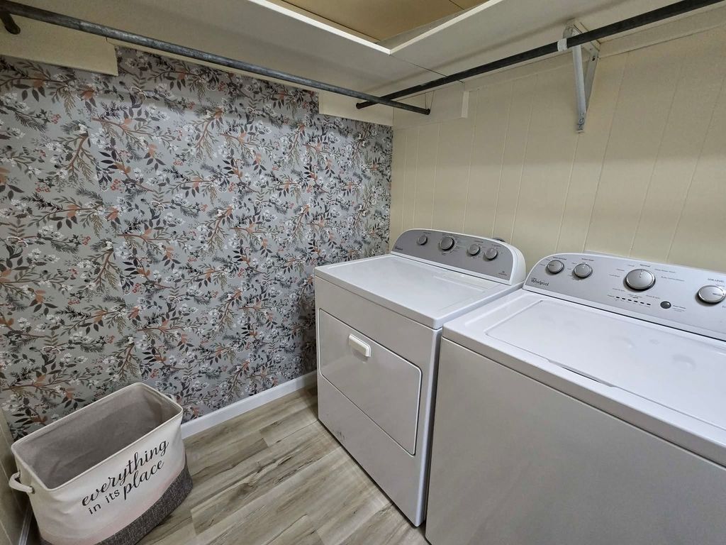 Image 40 of property listing at 14652 N IL Hwy 37 Highway, Mt Vernon, IL 62864