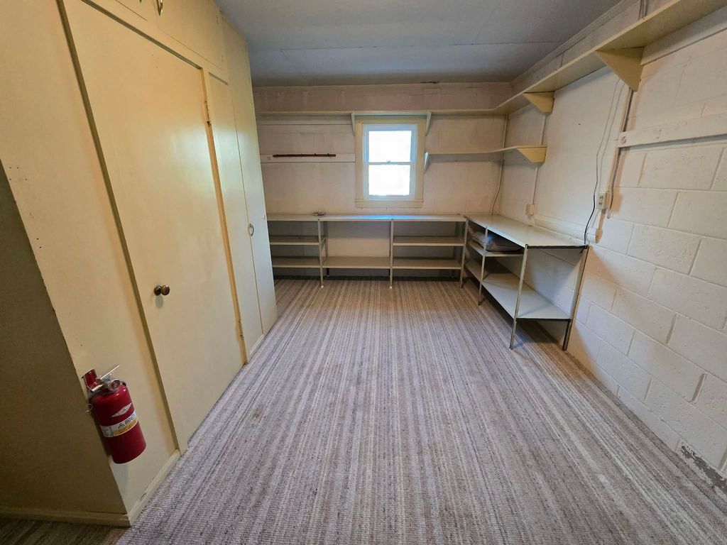 Image 41 of property listing at 14652 N IL Hwy 37 Highway, Mt Vernon, IL 62864