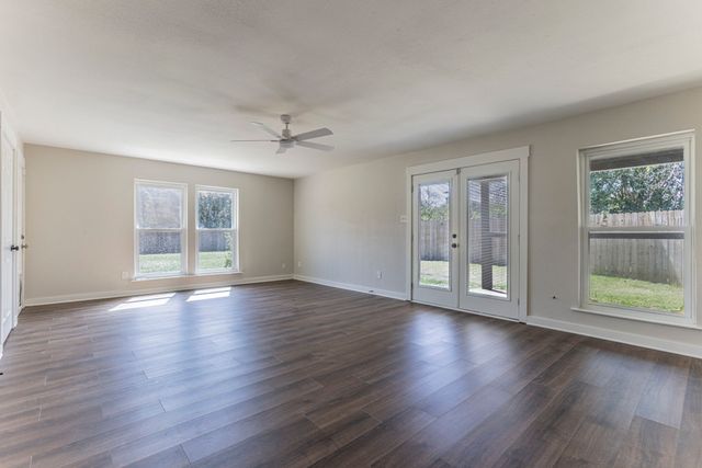 318 Bluebonnet Circle, Waco, TX 76657