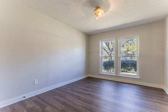 318 Bluebonnet Circle, Waco, TX 76657