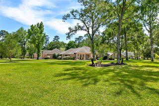 2 Oak Crest Circle, Magnolia, TX 77354