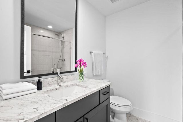 1719 Spyglass DR 16, Austin, TX 78746