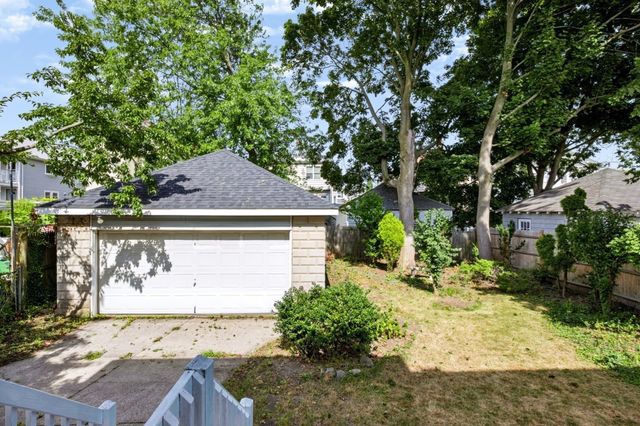 52 Vane St, Quincy, MA 02171