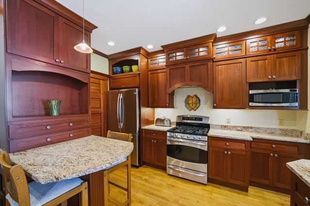 52 Vane St, Quincy, MA 02171