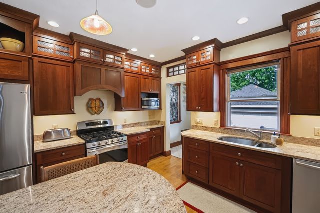 52 Vane St, Quincy, MA 02171