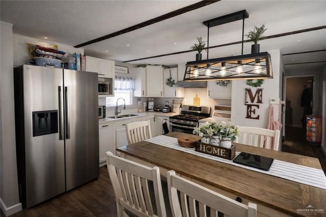 315 W Oscar Gonzalez Avenue, Elsa, TX 78541