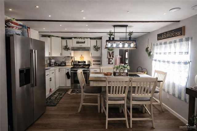 315 W Oscar Gonzalez Avenue, Elsa, TX 78541