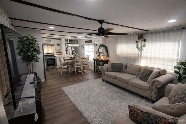 315 W Oscar Gonzalez Avenue, Elsa, TX 78541