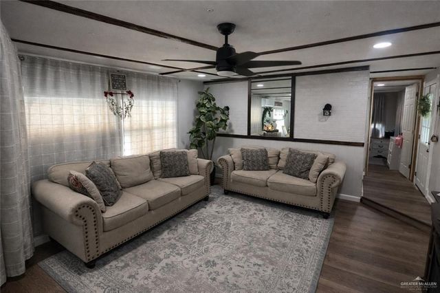 315 W Oscar Gonzalez Avenue, Elsa, TX 78541