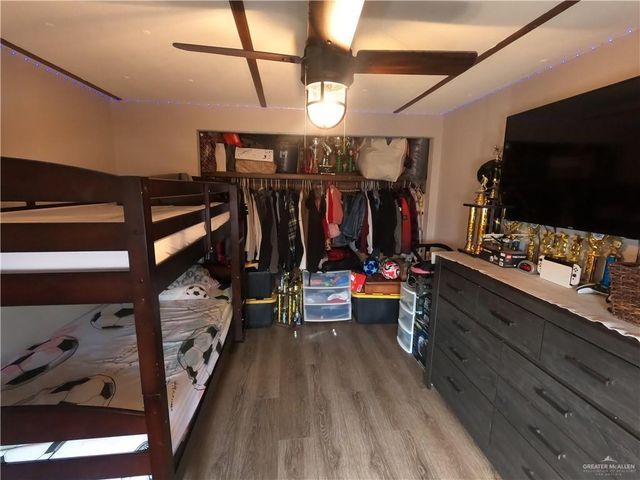 315 W Oscar Gonzalez Avenue, Elsa, TX 78541