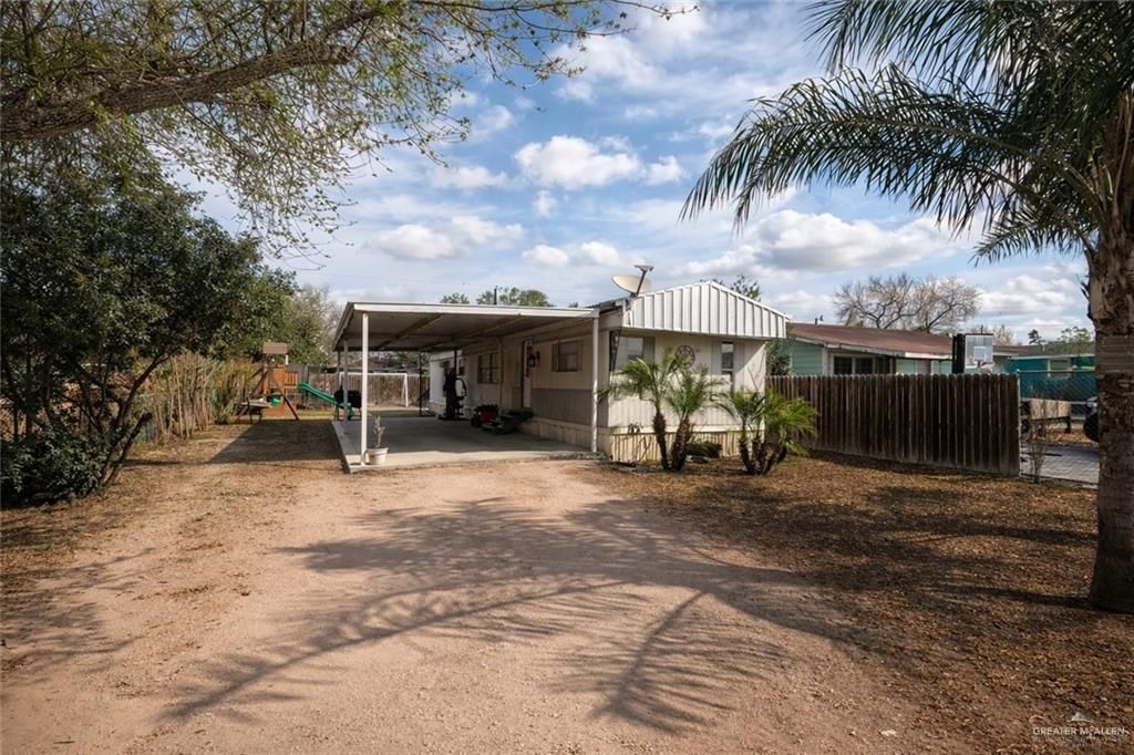 315 W Oscar Gonzalez Avenue, Elsa, TX 78541