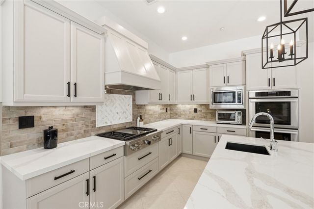 359 Loire Valley, Simi Valley, CA 93065