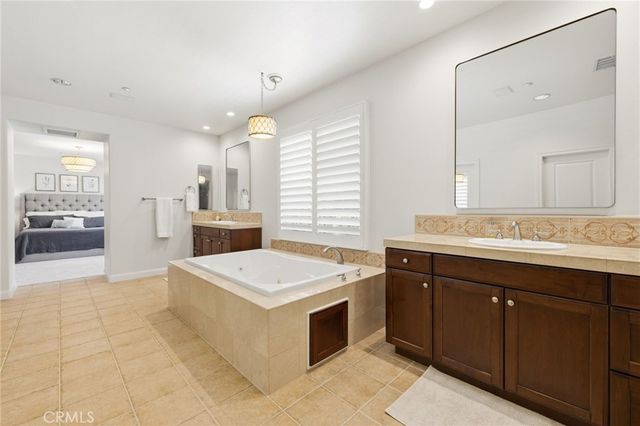 359 Loire Valley, Simi Valley, CA 93065