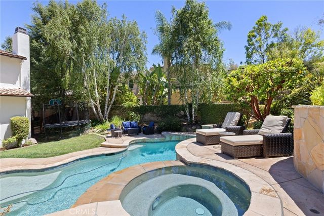 359 Loire Valley, Simi Valley, CA 93065