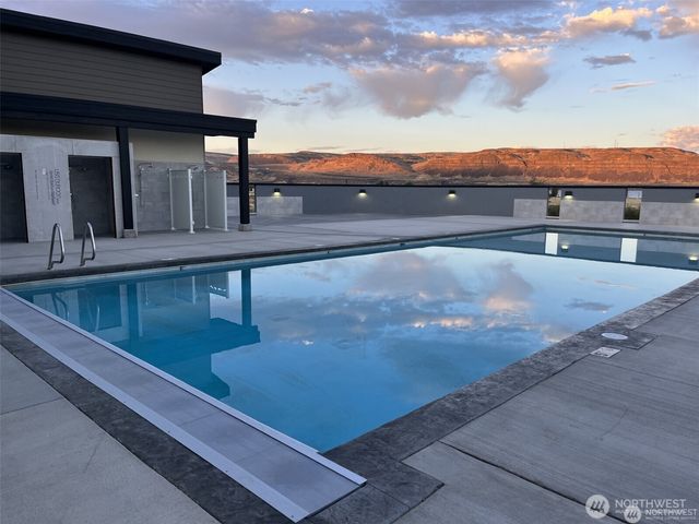 51 King Salmon Court, Vantage, WA 98950