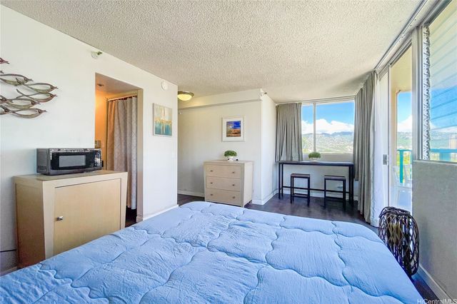 444 Kanekapolei Street 810, Honolulu, HI 96815