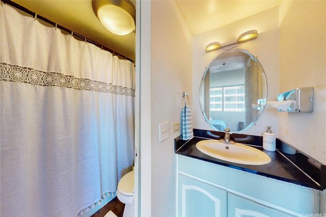 444 Kanekapolei Street 810, Honolulu, HI 96815