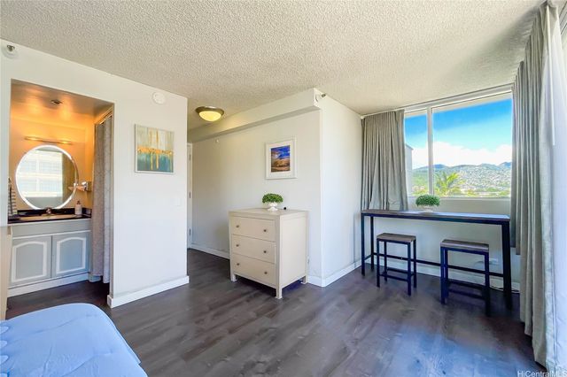 444 Kanekapolei Street 810, Honolulu, HI 96815