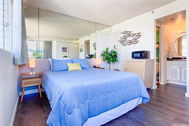 444 Kanekapolei Street 810, Honolulu, HI 96815