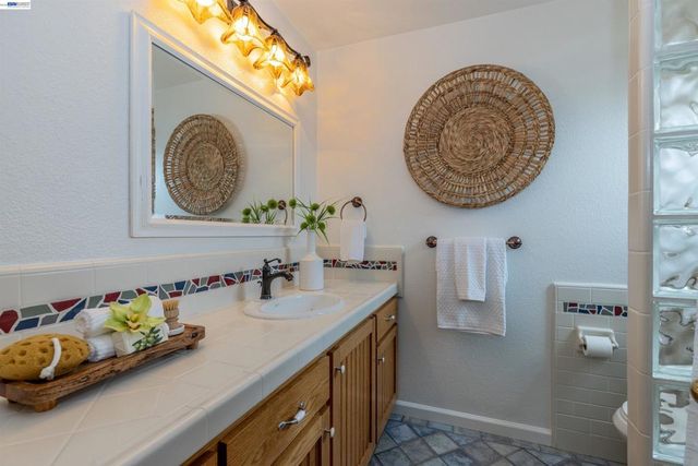 749 Orion Way, Livermore, CA 94550