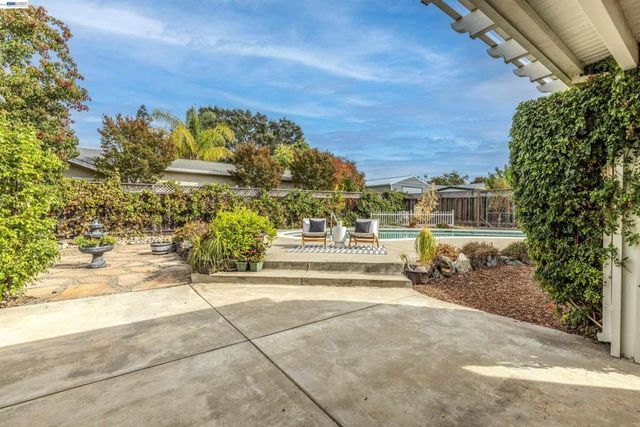 749 Orion Way, Livermore, CA 94550