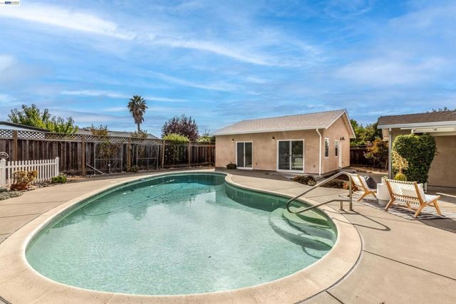 749 Orion Way, Livermore, CA 94550
