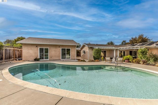 749 Orion Way, Livermore, CA 94550