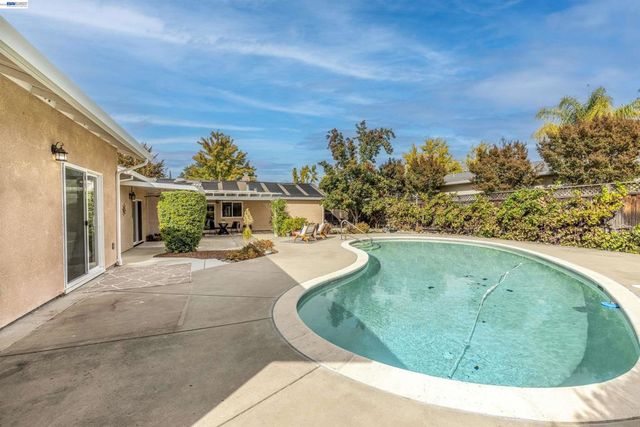 749 Orion Way, Livermore, CA 94550