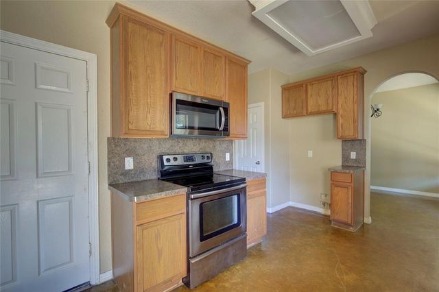 808 Belvedere Dr, Conroe, TX 77301