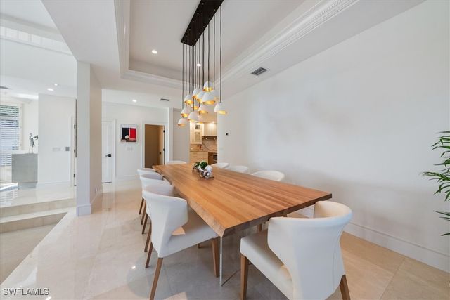 4719 Villa Mare LN, Naples, FL 34103