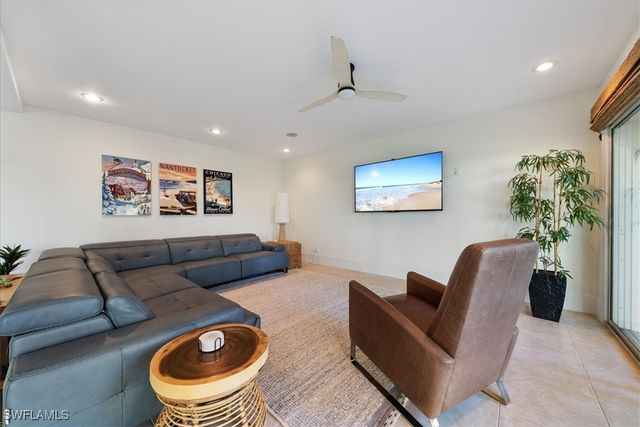 4719 Villa Mare LN, Naples, FL 34103