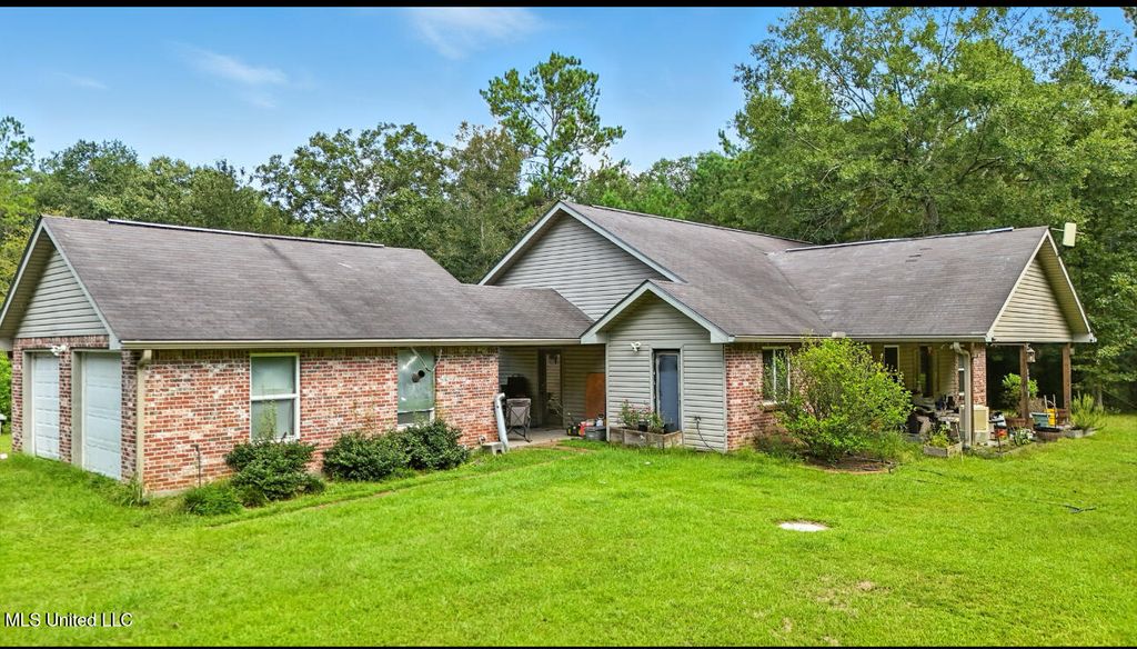 243 Mcsween Road, Picayune, MS 39466