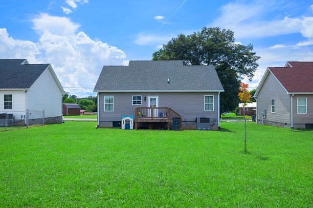 470 Meadowbrook Dr, Mcminnville, TN 37110