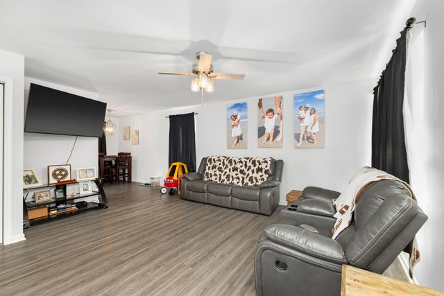 470 Meadowbrook Dr, Mcminnville, TN 37110