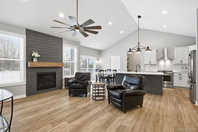 12425 Wolfberry Court, Fenton Charter Township, MI 48430