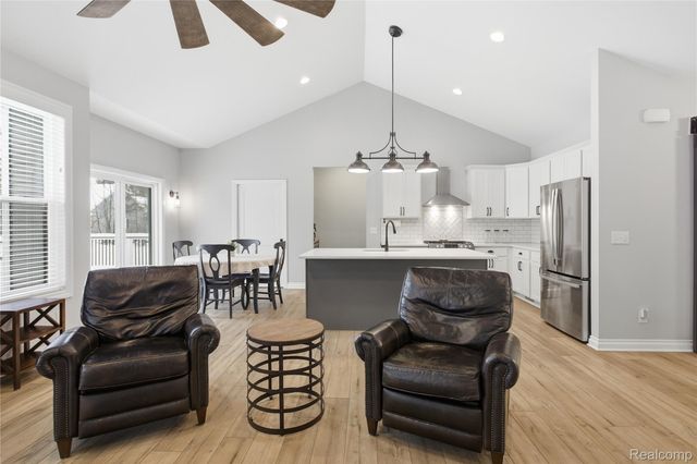 12425 Wolfberry Court, Fenton Charter Township, MI 48430