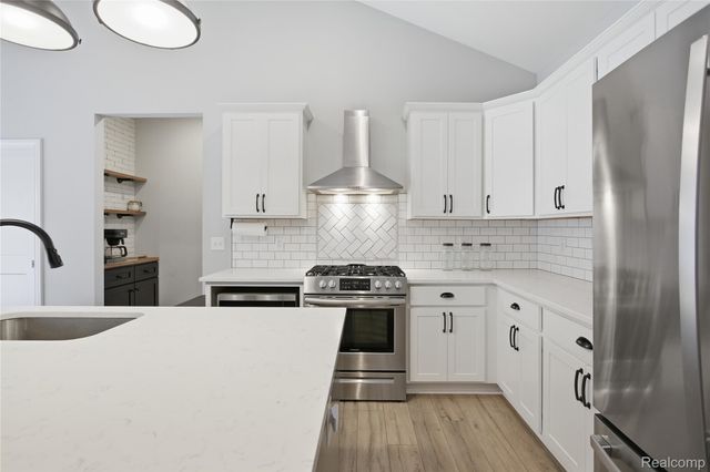 12425 Wolfberry Court, Fenton Charter Township, MI 48430