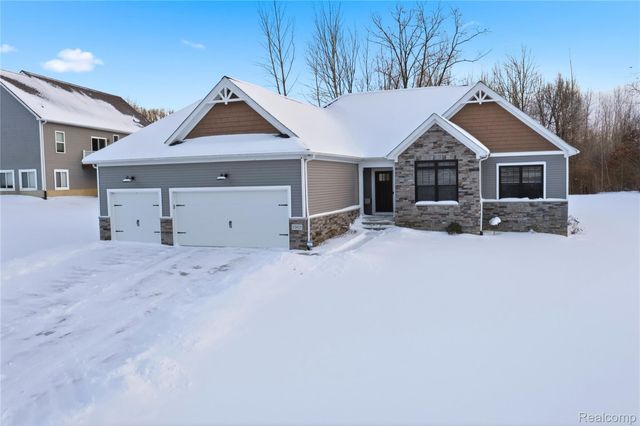 12425 Wolfberry Court, Fenton Charter Township, MI 48430