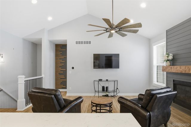 12425 Wolfberry Court, Fenton Charter Township, MI 48430