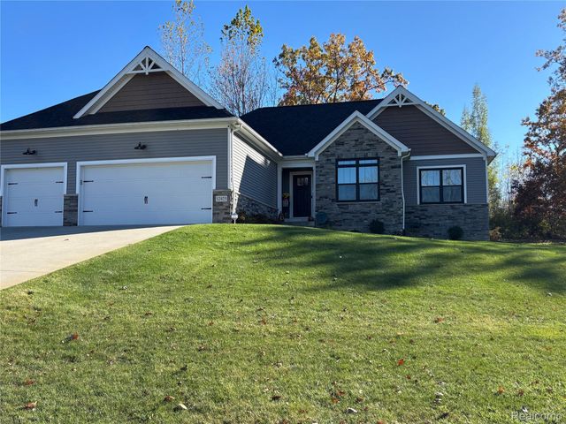 12425 Wolfberry Court, Fenton Charter Township, MI 48430
