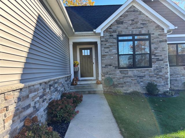 12425 Wolfberry Court, Fenton Charter Township, MI 48430