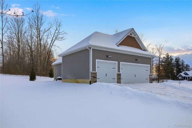 12425 Wolfberry Court, Fenton Charter Township, MI 48430