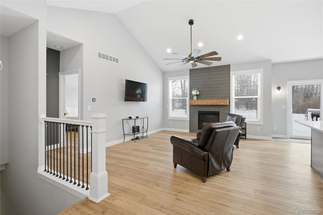 12425 Wolfberry Court, Fenton Charter Township, MI 48430