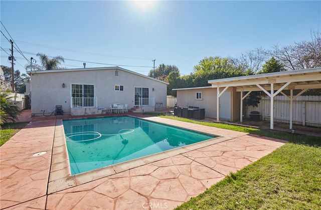 17827 Burbank Boulevard, Encino, CA 91316