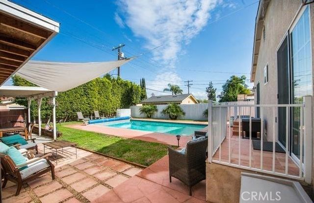 17827 Burbank Boulevard, Encino, CA 91316