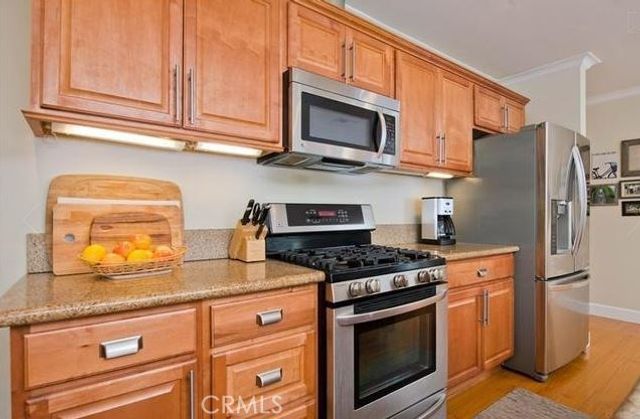 17827 Burbank Boulevard, Encino, CA 91316