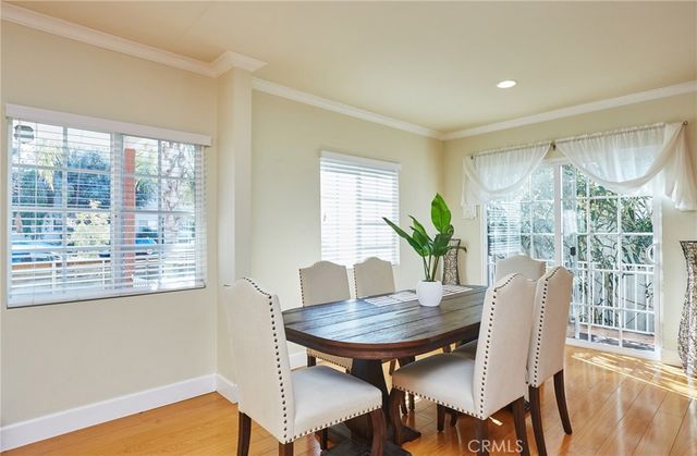 17827 Burbank Boulevard, Encino, CA 91316